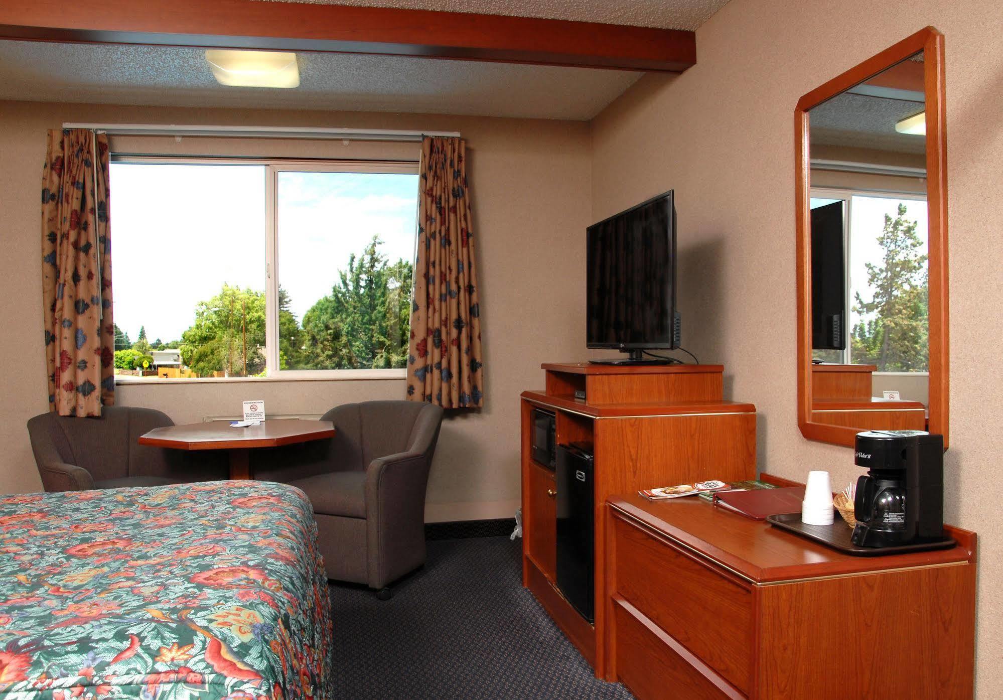 Redmond Inn Bagian luar foto
