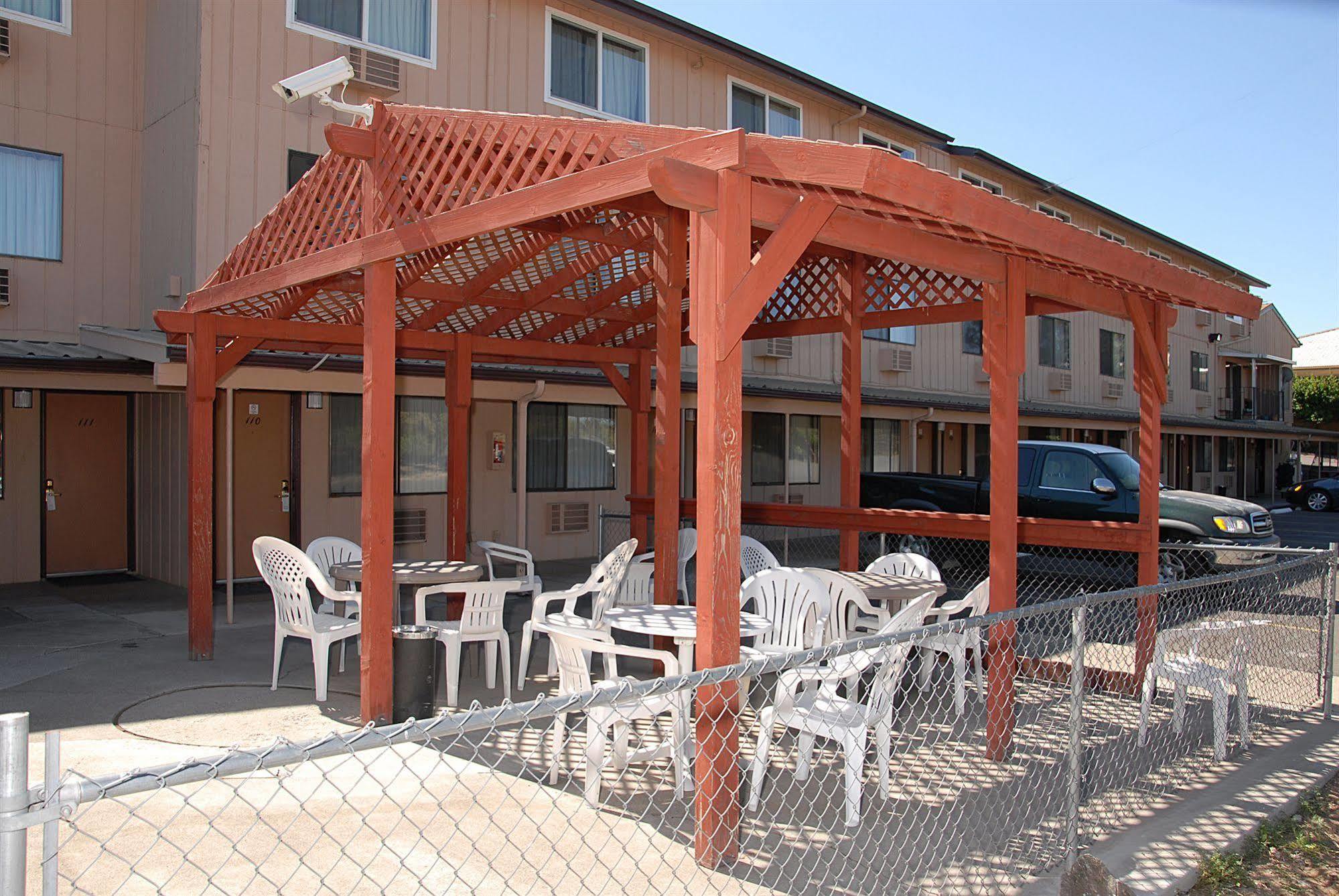 Redmond Inn Bagian luar foto