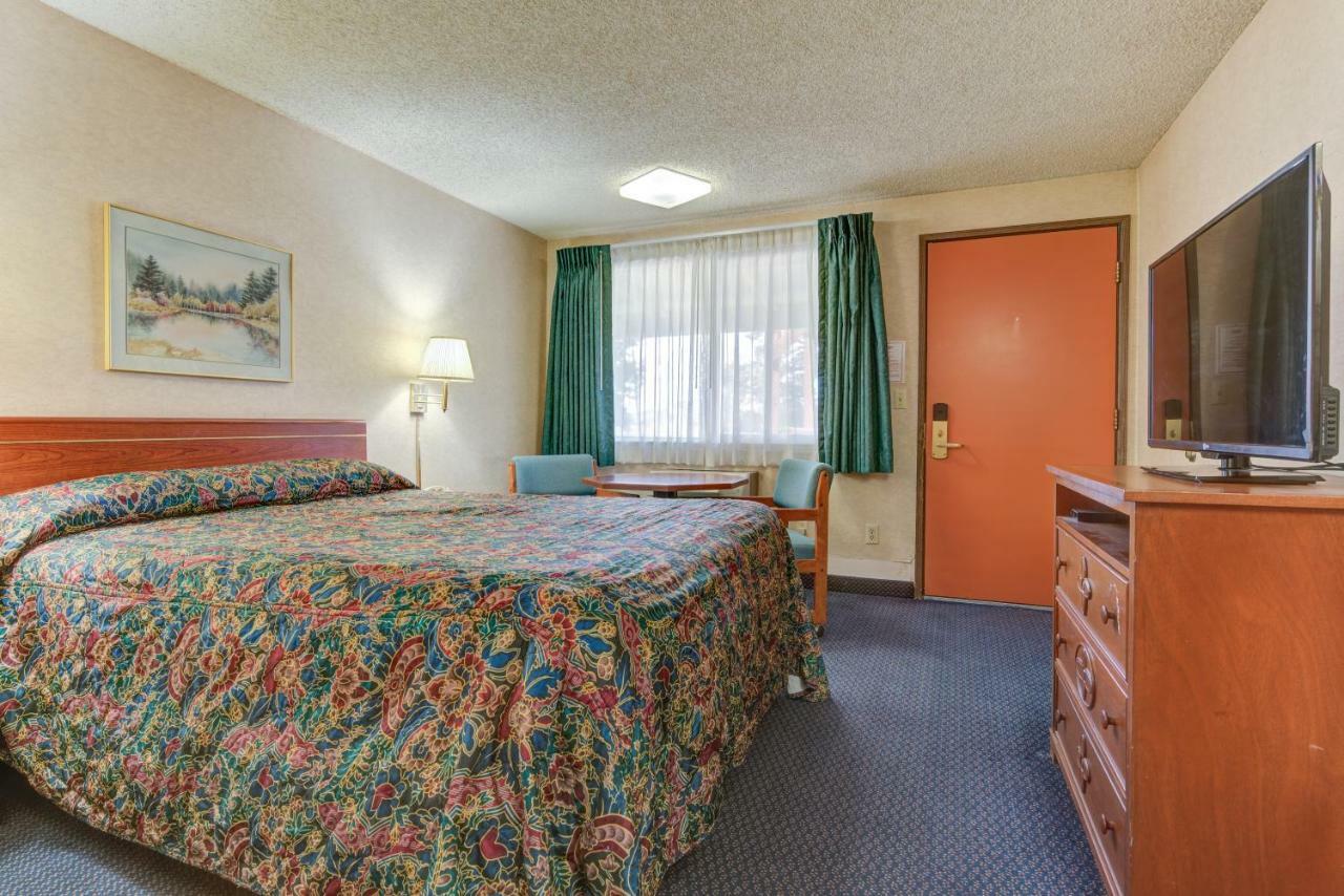 Redmond Inn Bagian luar foto
