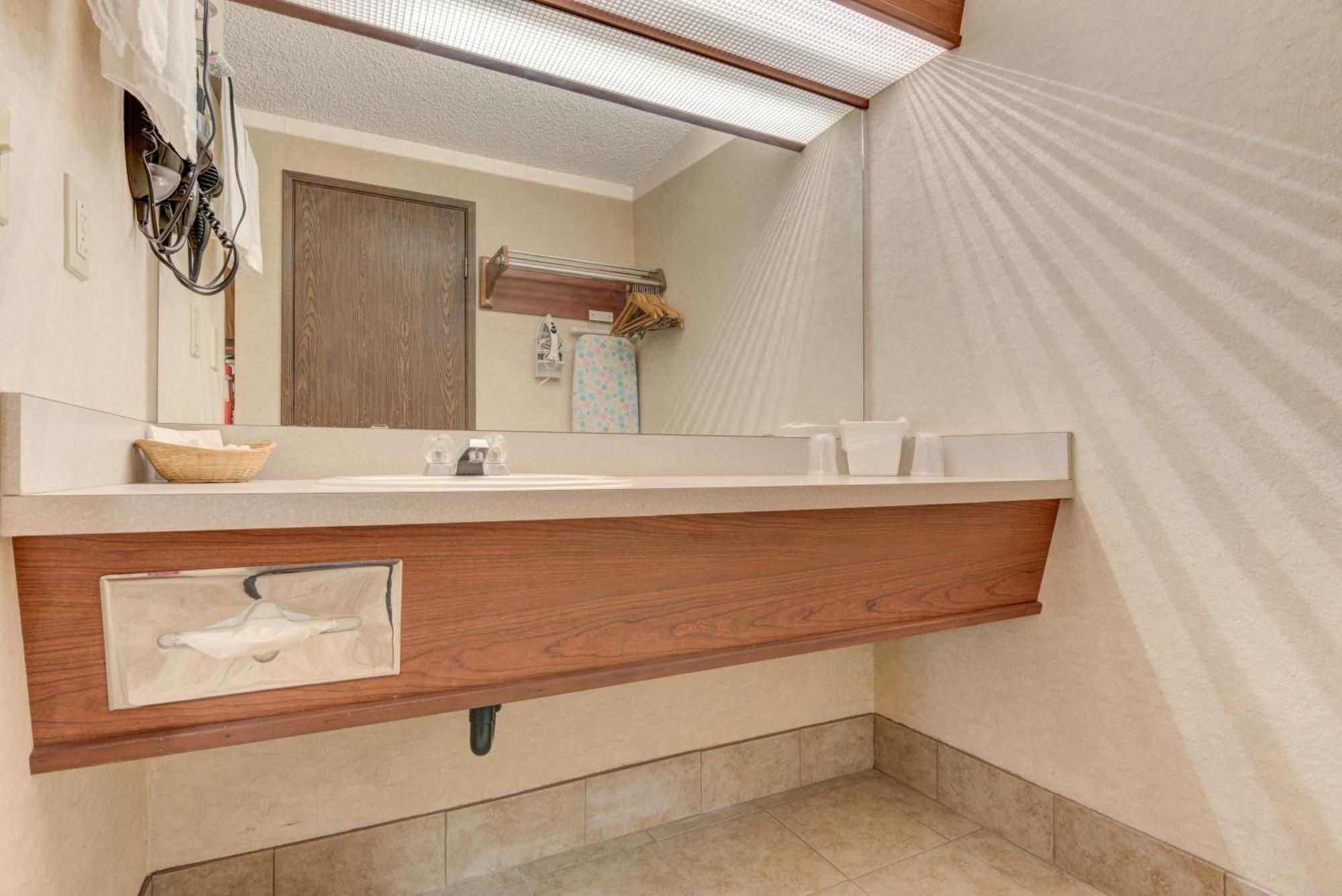 Redmond Inn Bagian luar foto