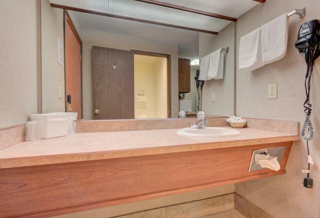 Redmond Inn Bagian luar foto